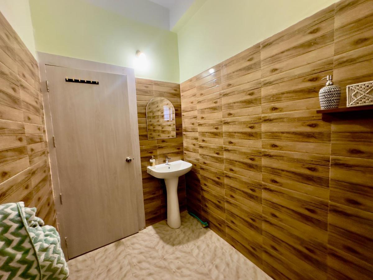 Three Little Birds Homestay Guwahati Bagian luar foto