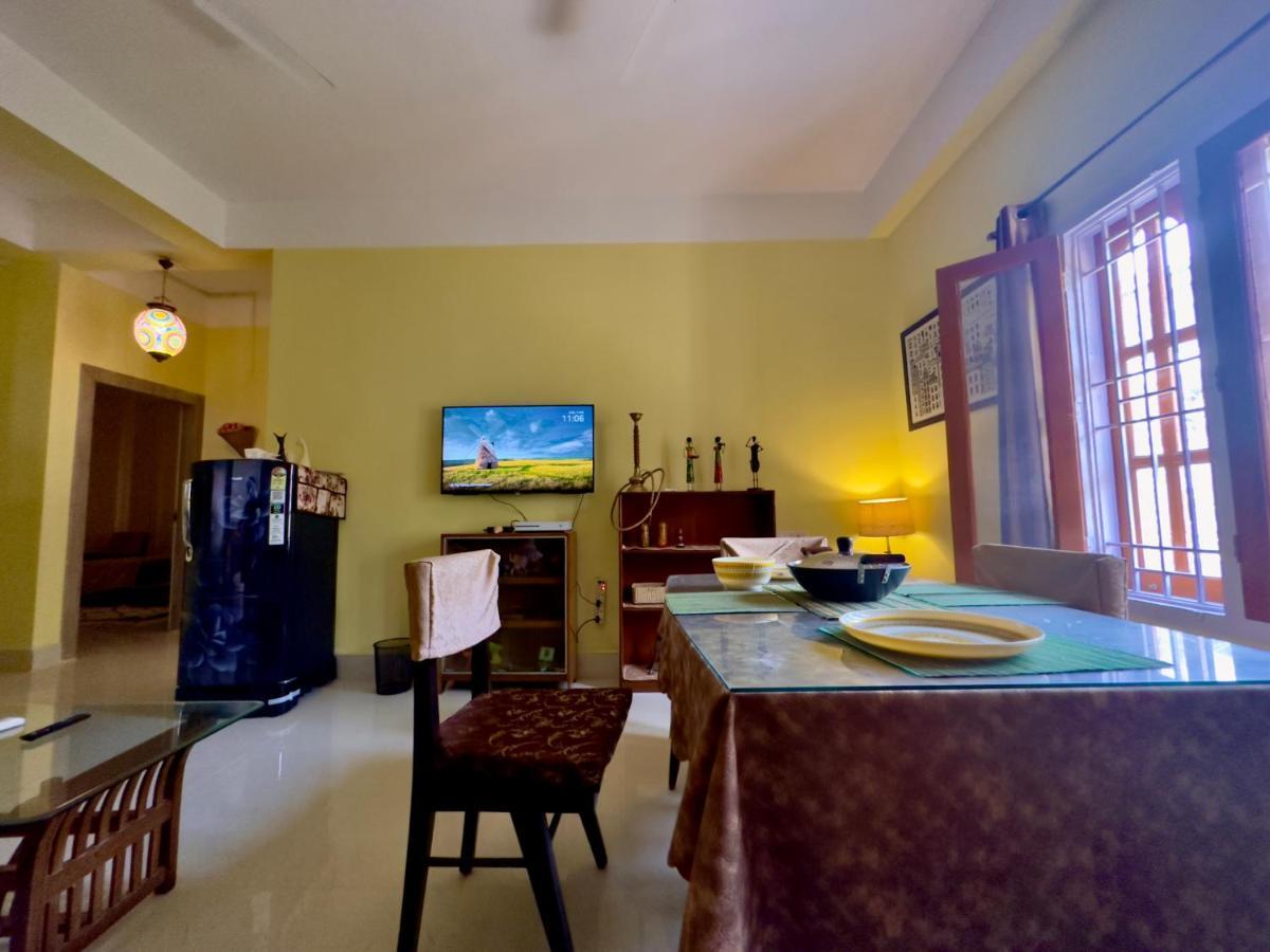 Three Little Birds Homestay Guwahati Bagian luar foto